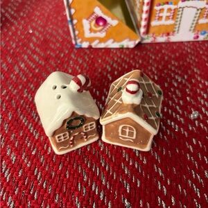 Source Unknown Festive Gingerbread House Shakers - Brown and White